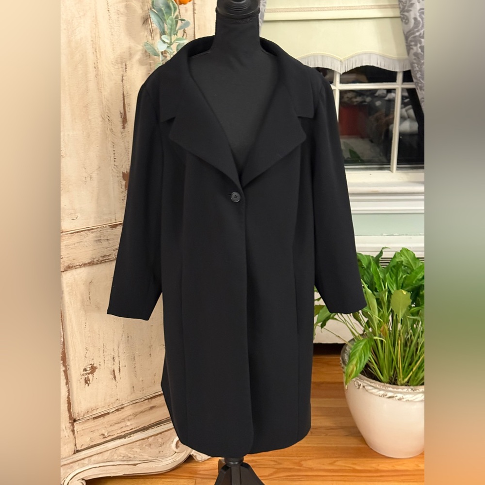 Kate Hill Long line Lagenlook minimalist overcoat w/button closure. Black.16w